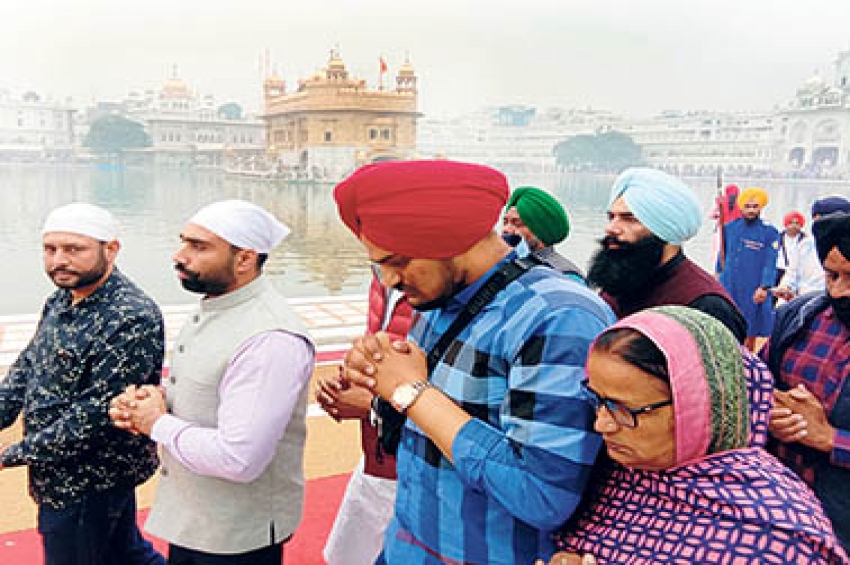 ਹਰਿਮੰਦਰ ਸਾਹਿਬ &rsquo;ਚ ਮੱਥਾ ਟੇਕਣ ਮੌਕੇ ਮੂਸੇਵਾਲਾ ਨੇ ਦਿਖਾਏ ਤੇਵਰ