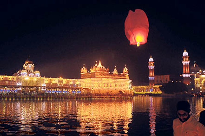 ਹਰਿਮੰਦਰ ਸਾਹਿਬ &rsquo;ਚ ਸ਼ਰਧਾ ਨਾਲ ਮਨਾਇਆ ਬੰਦੀ ਛੋੜ ਦਿਵਸ