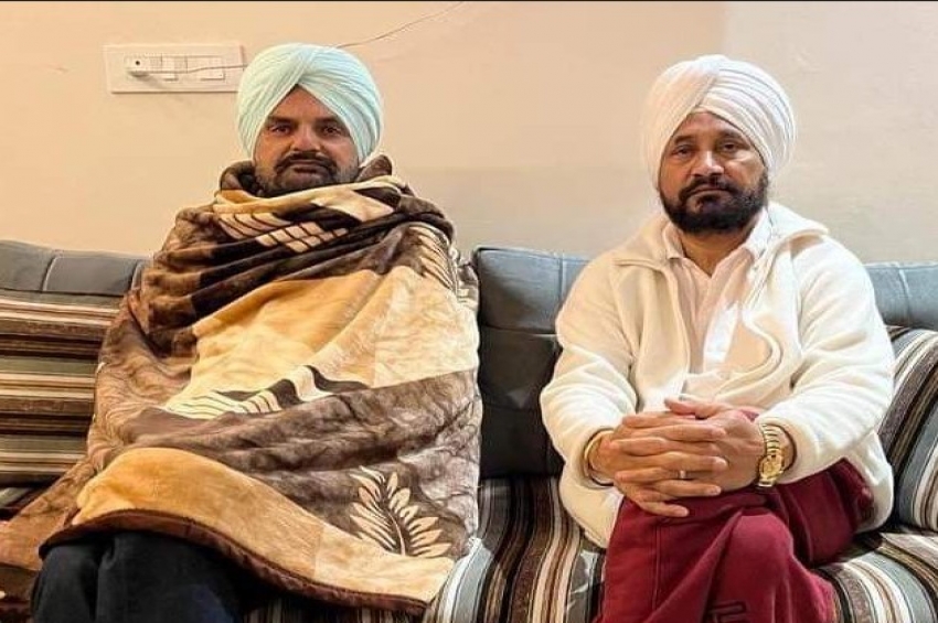 ਸਾਬਕਾ ਮੁੱਖ ਮੰਤਰੀ ਚੰਨੀ ਨੇ ਮੂਸੇਵਾਲਾ ਦੀ ਹਵੇਲੀ &rsquo;ਚ ਪਰਿਵਾਰ ਨਾਲ ਰਾਤ ਗੁਜ਼ਾਰੀ