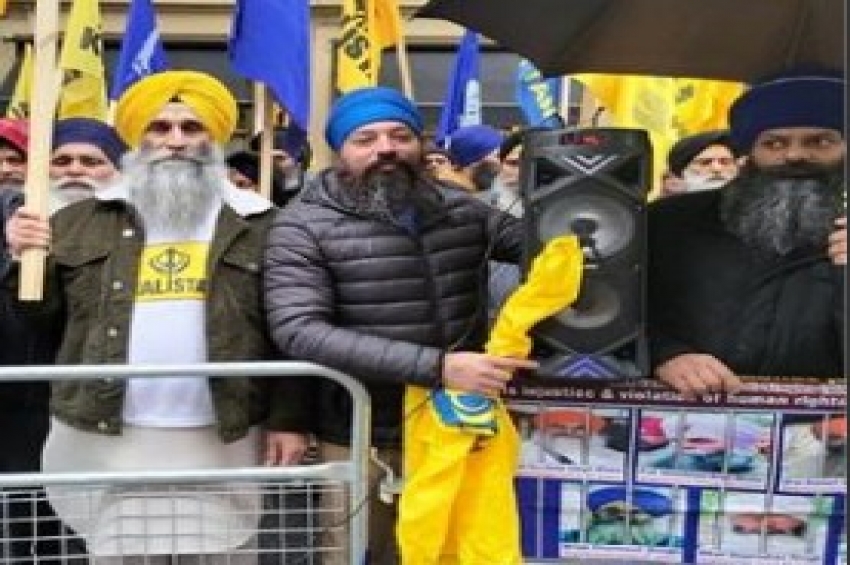 ਯੂਕੇ &lsquo;ਚ ਬੰਦੀ ਸਿੰਘਾਂ ਦੀ ਰਿਹਾਈ ਲਈ ਲੰਡਨ ਭਾਰਤੀ ਅੰਬੈਸੀ ਦੇ ਬਾਹਰ ਸਿੱਖਾਂ ਵੱਲੋਂ ਰੋਸ ਪ੍ਰਦਰਸ਼ਨ