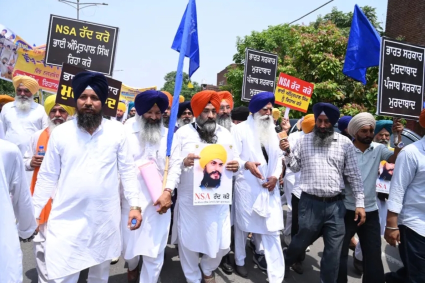 ਅੰਮ੍ਰਿਤਪਾਲ ਖਿਲਾਫ਼ ਐੱਨਐੱਸਏ &rsquo;ਚ ਵਾਧਾ: ਅਕਾਲੀ ਦਲ ਵਾਰਿਸ ਪੰਜਾਬ ਦੇ ਵੱਲੋਂ ਰੋਸ ਮਾਰਚ