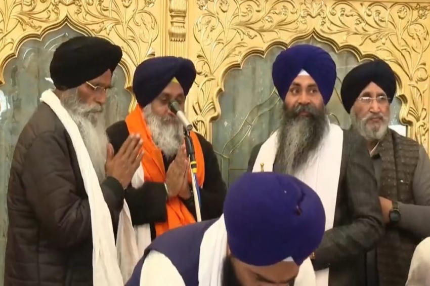 ਅੰਮ੍ਰਿਤਸਰ: ਸੁਖਬੀਰ ਬਾਦਲ ਨੇ ਬੇਅਦਬੀ ਅਤੇ ਦੋਸ਼ੀਆਂ ਦੀ ਗ੍ਰਿਫ਼ਤਾਰੀ &rsquo;ਚ ਅਸਫ਼ਲਤਾ ਲਈ ਪੰਥ ਕੋਲੋਂ ਮੁਆਫ਼ੀ ਮੰਗੀ