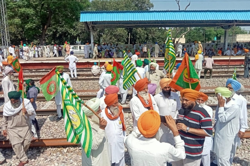 ਪੰਜਾਬ &rsquo;ਚ ਕਿਸਾਨਾਂ ਨੇ ਸ਼ੁਰੂ ਕੀਤਾ ਤਿੰਨ ਦਿਨਾਂ ਰੇਲ ਰੋਕੋ ਅੰਦੋਲਨ